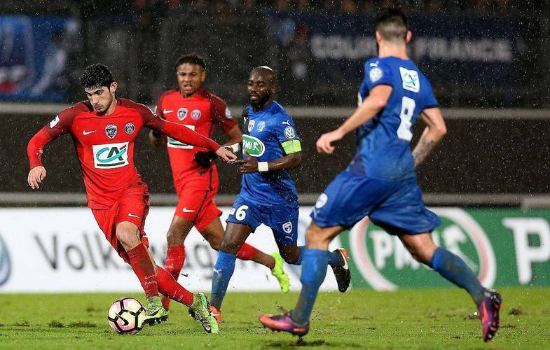 关于荷甲清晨走向成谜，里尔防线松动，媒体盛赞，控场能力受关注的信息-爱游戏游戏平台