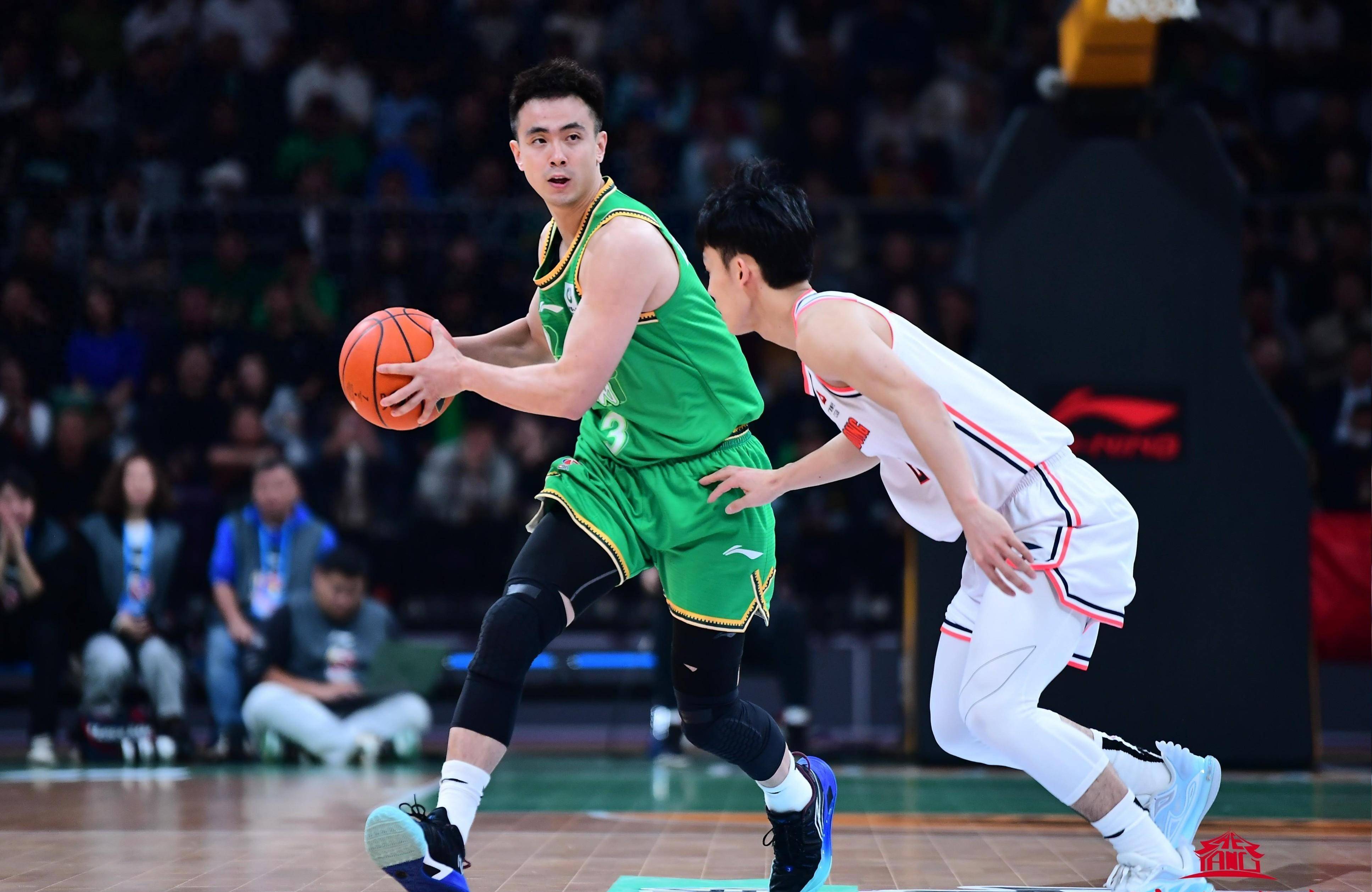 包含转折点！马赛豪取连胜；CBA季后赛国际比赛日攻防权衡；悬念犹存；训练强度明显提升的词条-爱游戏游戏平台